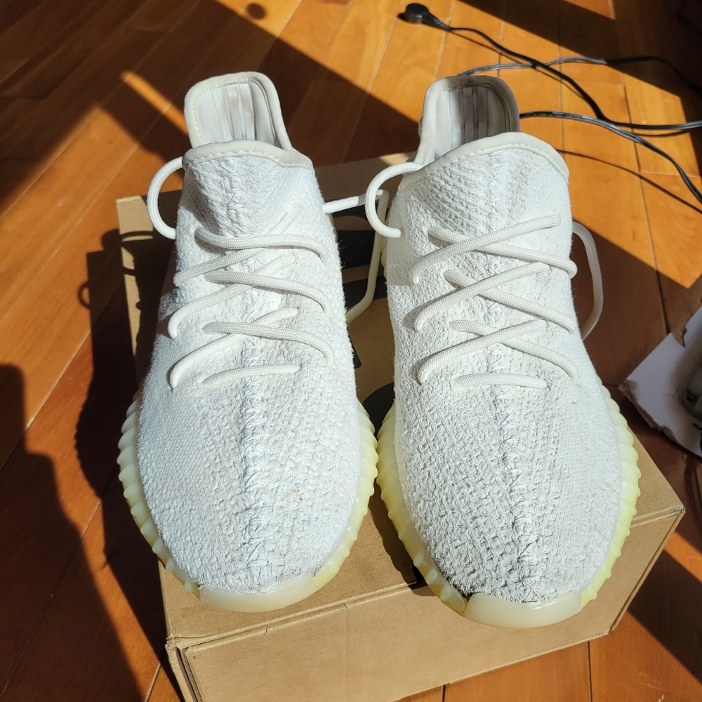 Yeezy Boost 350 V2 Triple White